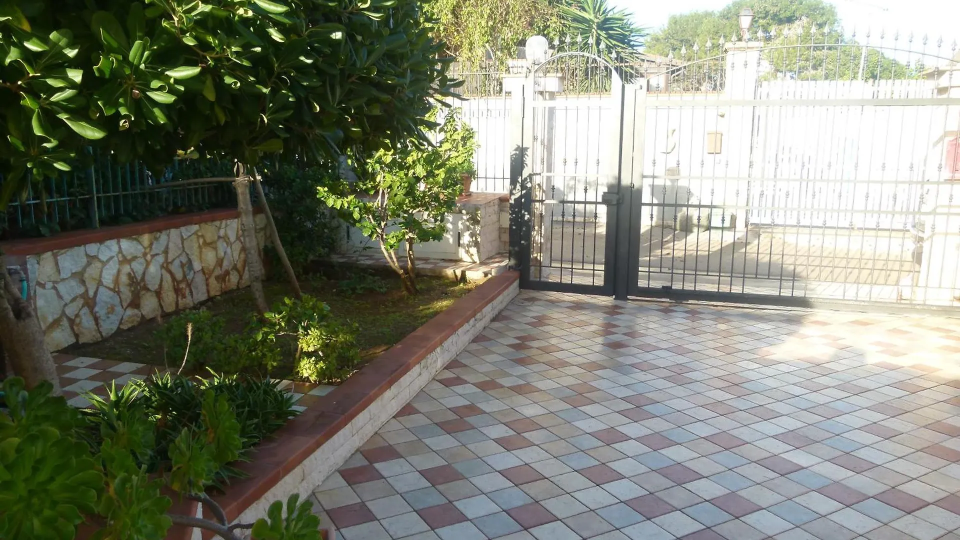 Villino Toti E Silvana Carini 0*,